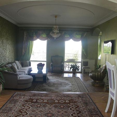 Hotel Ezio คีชีเนา ภายนอก รูปภาพ