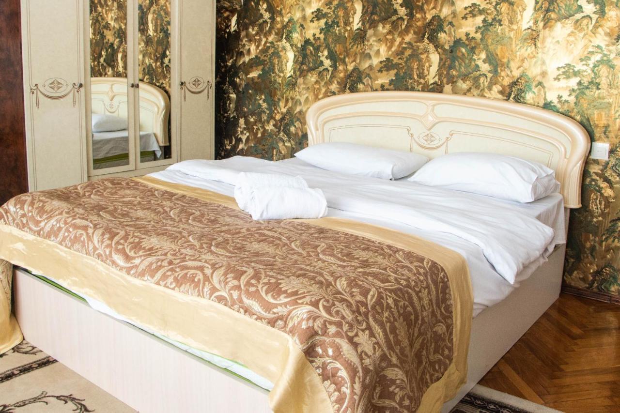 Hotel Ezio คีชีเนา ภายนอก รูปภาพ