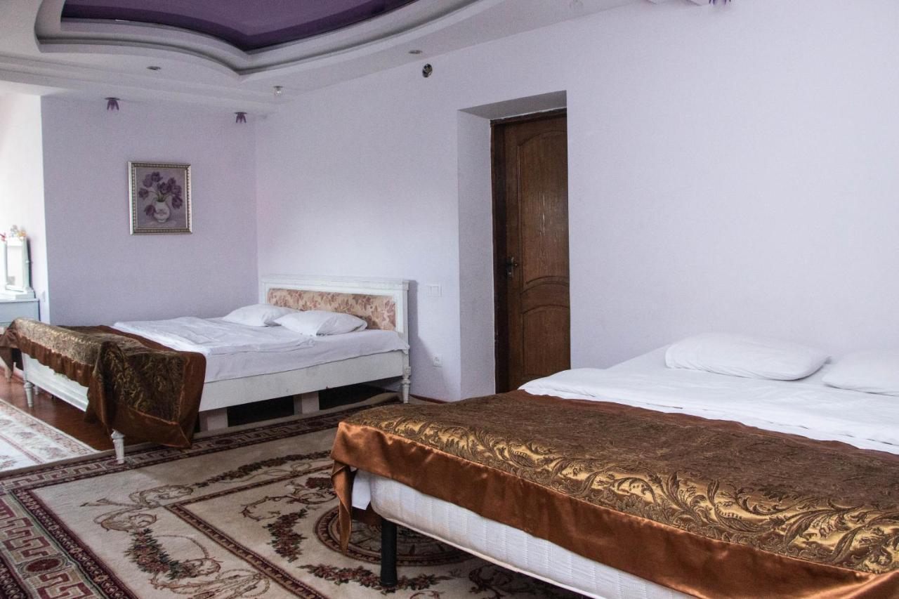 Hotel Ezio คีชีเนา ภายนอก รูปภาพ