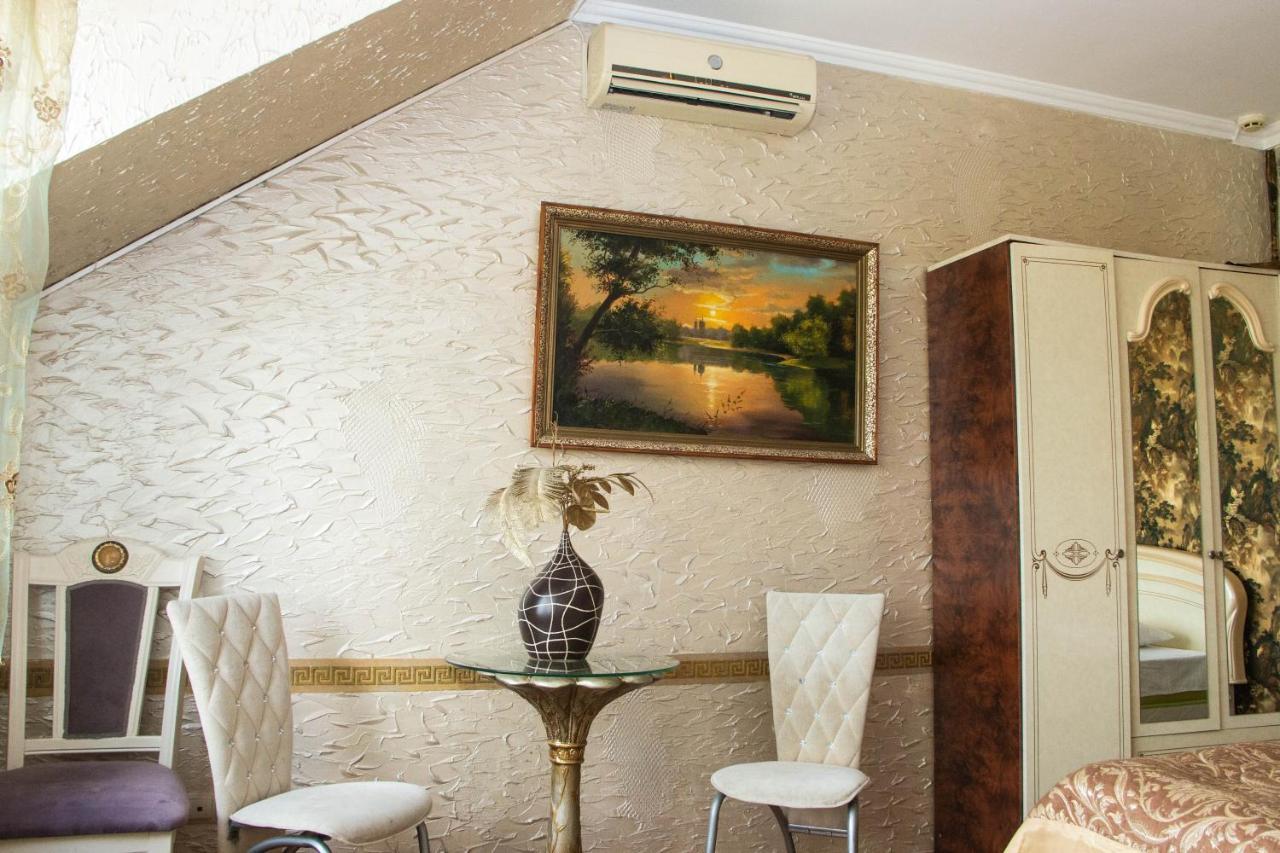 Hotel Ezio คีชีเนา ภายนอก รูปภาพ