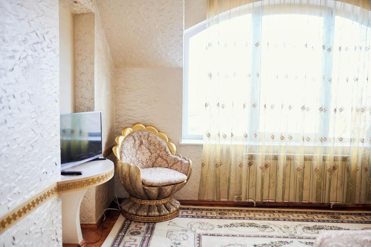Hotel Ezio คีชีเนา ภายนอก รูปภาพ