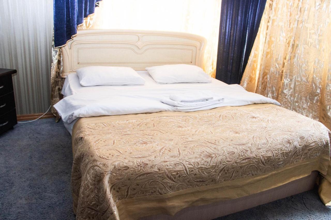 Hotel Ezio คีชีเนา ภายนอก รูปภาพ