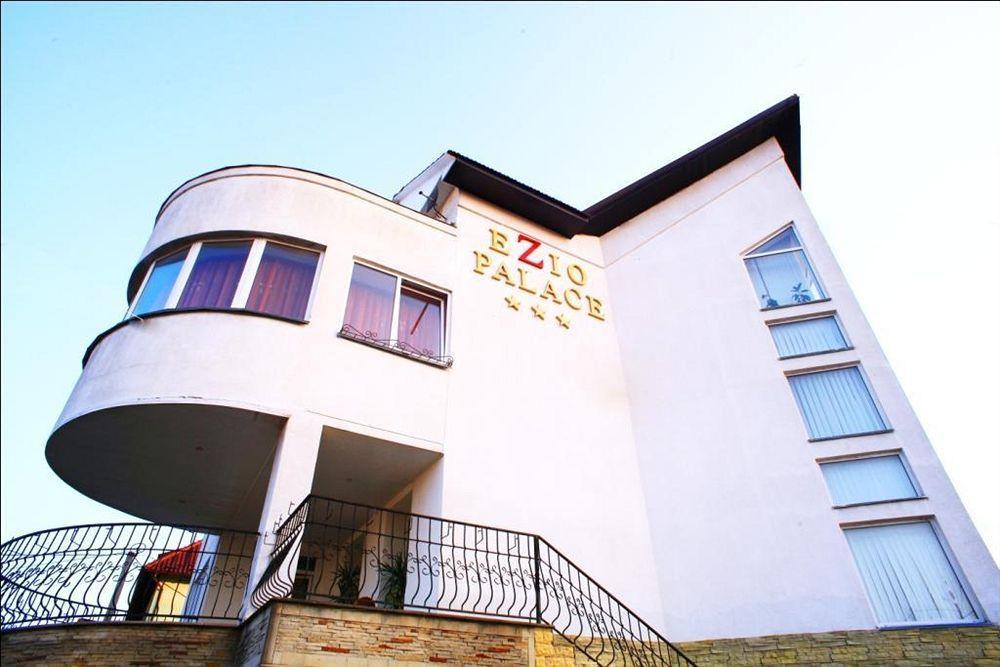 Hotel Ezio Codru ภายนอก รูปภาพ