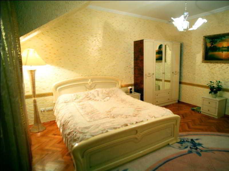 Hotel Ezio คีชีเนา ภายนอก รูปภาพ