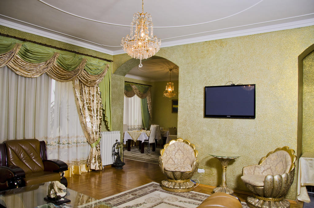 Hotel Ezio คีชีเนา ภายนอก รูปภาพ