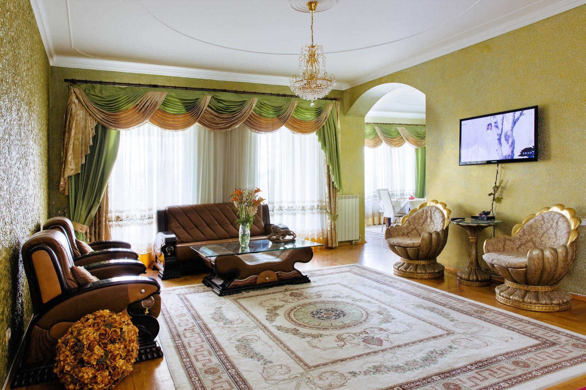 Hotel Ezio คีชีเนา ภายนอก รูปภาพ