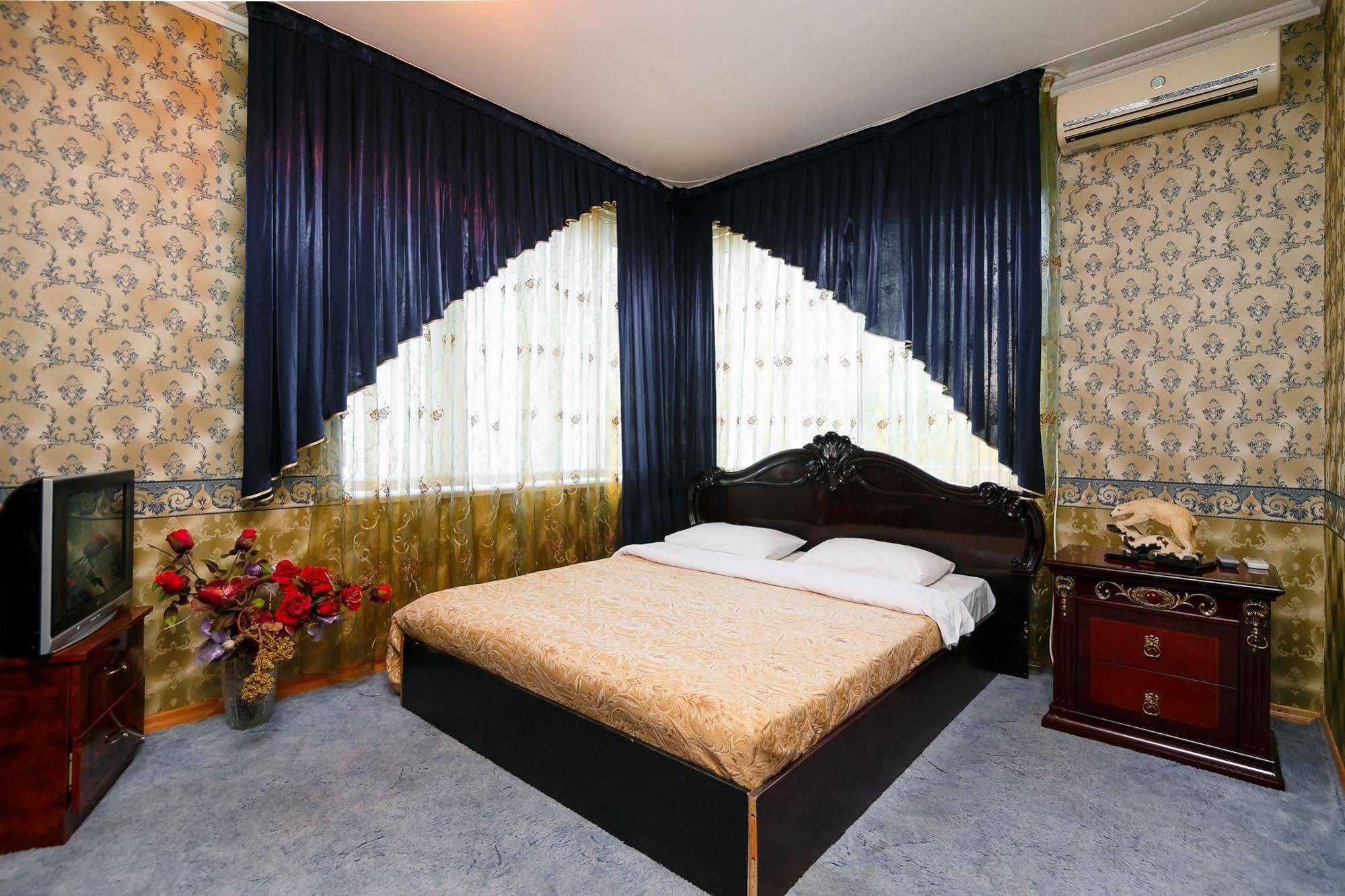 Hotel Ezio คีชีเนา ภายนอก รูปภาพ